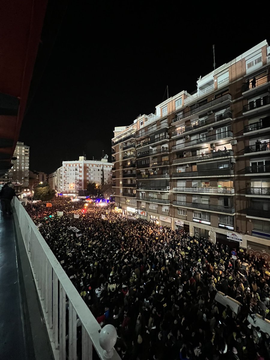 Eric22_VCF's tweet photo. Como era la cosa?? Que no sirve de nada protestar??
#LimGoHome #LimOut https://t.co/M1yvCdYWUa