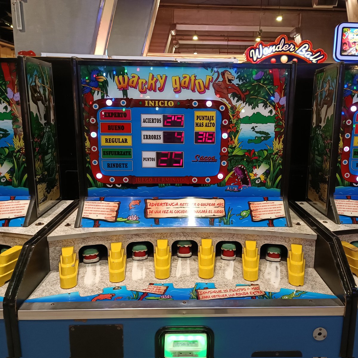brezhneviano's tweet photo. El Sacoa de Mar del Plata es un viaje en el tiempo a 1997. Los mismos juegos siguen ahí, como nuevos, funcionando, con los mismos colores brillantes de los noventa. Deberían declararlo Monumento Histórico Nacional. https://t.co/IaVq7Mkk6f