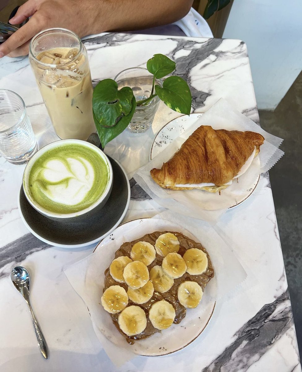 brooklyncaswel's tweet photo. #tbt this beautiful day in nyc. someone pls take me back https://t.co/P1pxN2rRcg