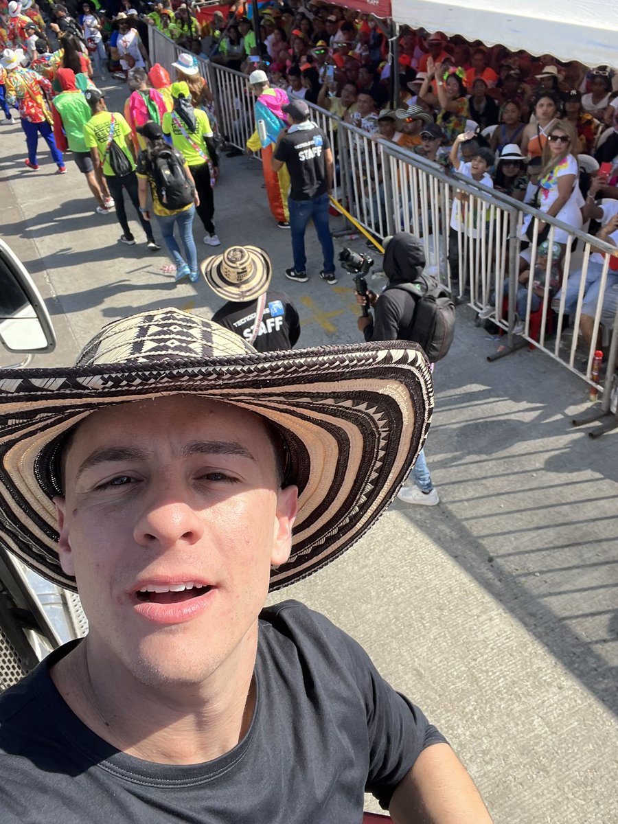 Guaynaa_'s tweet photo. Barranquilla te mando un besote!! 😘 Gracias por la energía tan bonita 😌🫶🏻 https://t.co/lpNvIOjYzH