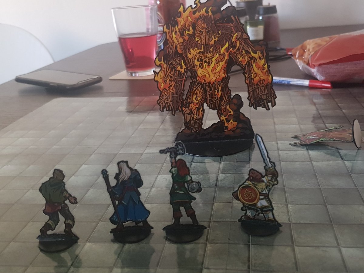 FoldableFoes's tweet photo. @paperrealms I still remember the first minis I ever made and the excitement of the players at the table. Still some of my favourites pieces and I've been hooked on the concept ever since. https://t.co/jeWwZ1qGre