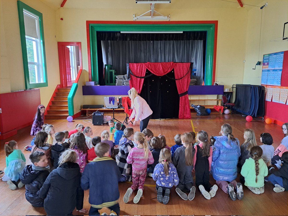 Simonmagic1's tweet image. #magician #childrensentertainer #familyentertainment #kidsmagic #magician #outdoorshows #magician #dublinmagician #zoomkidsparties  #closeupmagic #magicshows #magiciandublin #familyfun #entertainerdublin #magictheatre #magictricks #magicevents #magical #kidsentertainmentdublin