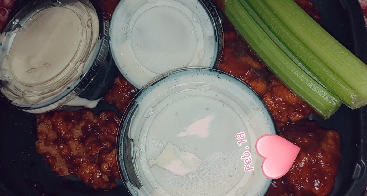 LindseysDivine's tweet photo. So the current situation is continuous episodes of "how it's made" & door dash because I don't feel like cooking. Zoey, my niece & I demolished it. I had the steak-well done of course. #numnums & the honey bbq boneless wings were tasty too...now I need something sweet & for @elonmusk to come f...fix my damn laptop. I've been having issues and his assistance is needed drastically