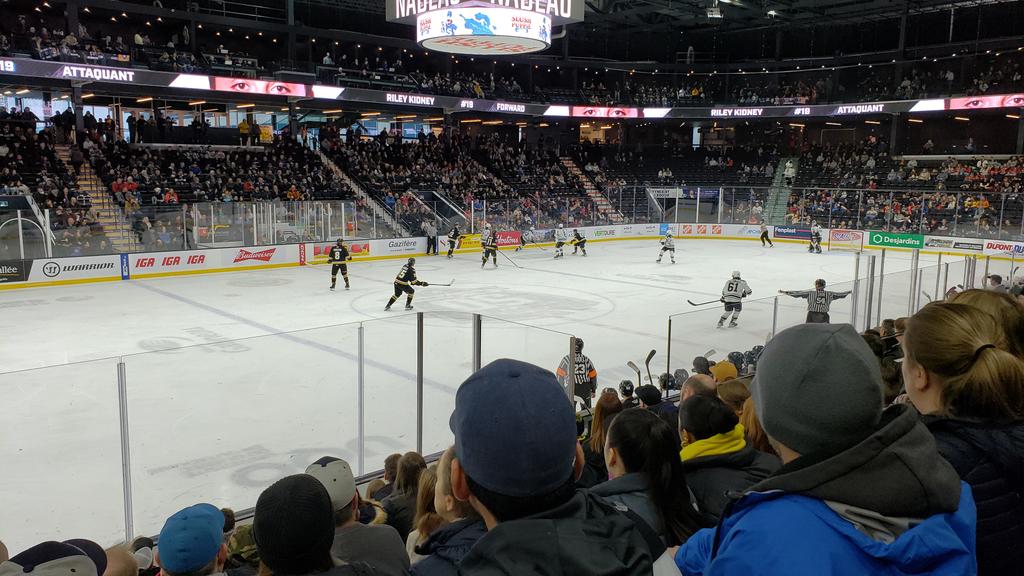 pomaluk's tweet photo. Supporting the local team today @OlympiquesGAT #goOLgo @LHJMQ @QMJHL https://t.co/9SKRTY0r1o