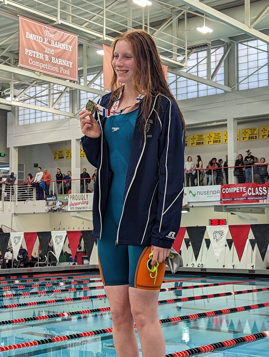 La Cueva High School tweet media