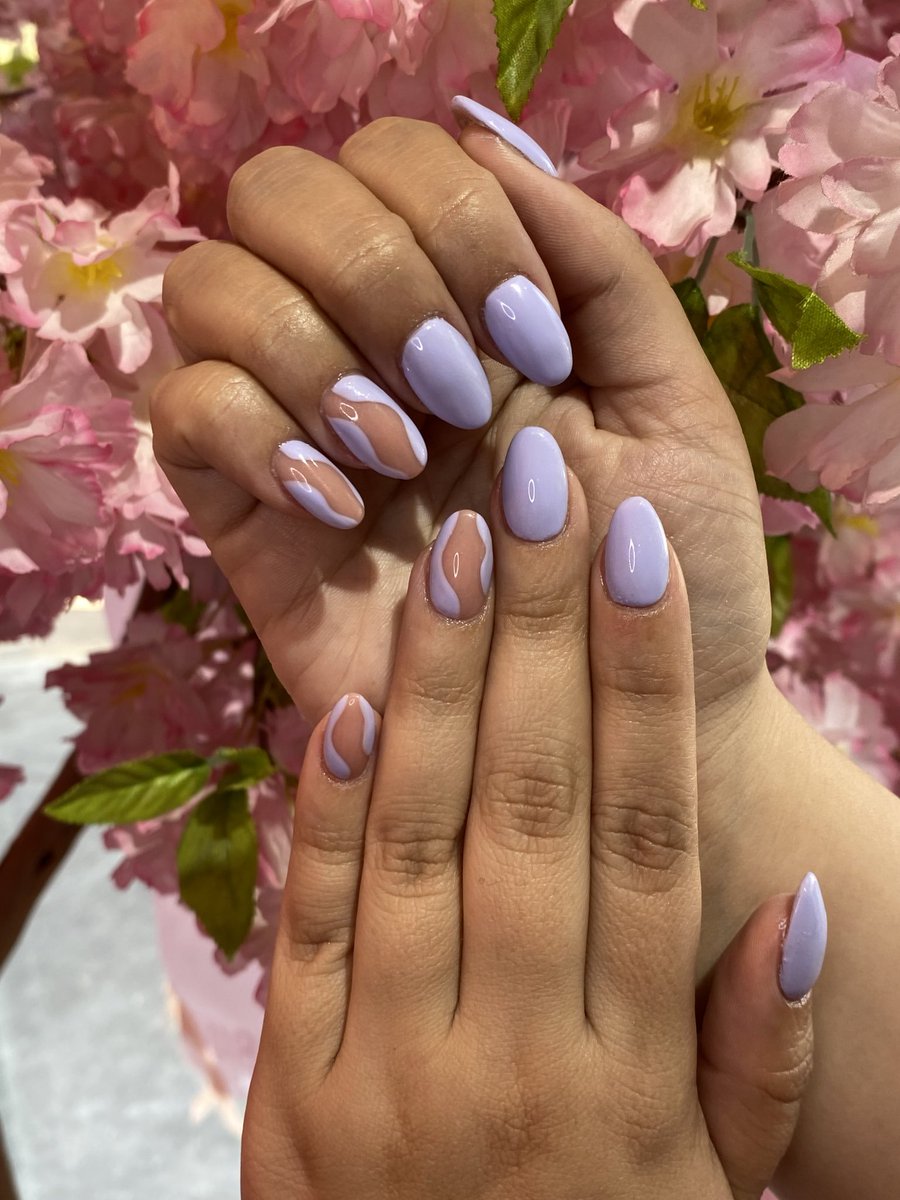 TaintedRoyal's tweet photo. Perks of working at a spa with nail service, you get yours done whenever you want without paying for them. I haven’t paid to get my nails done for 3 years. https://t.co/r4L3LBAlMA