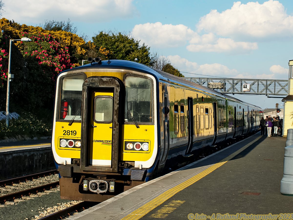 iainw_802's tweet image. bit of Classic rail action here from the archives... @ScotRail  @IrishRail  #fortwilliam #Wicklow #class156