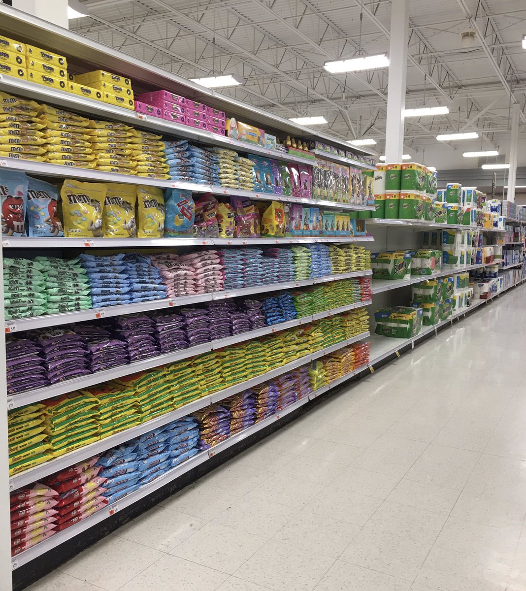 TELsageNY's tweet image. Who took an Adderall before stocking these shelves 🤣

#adderallshortage #adhdmemes #adhd #80HD #CRYPTO