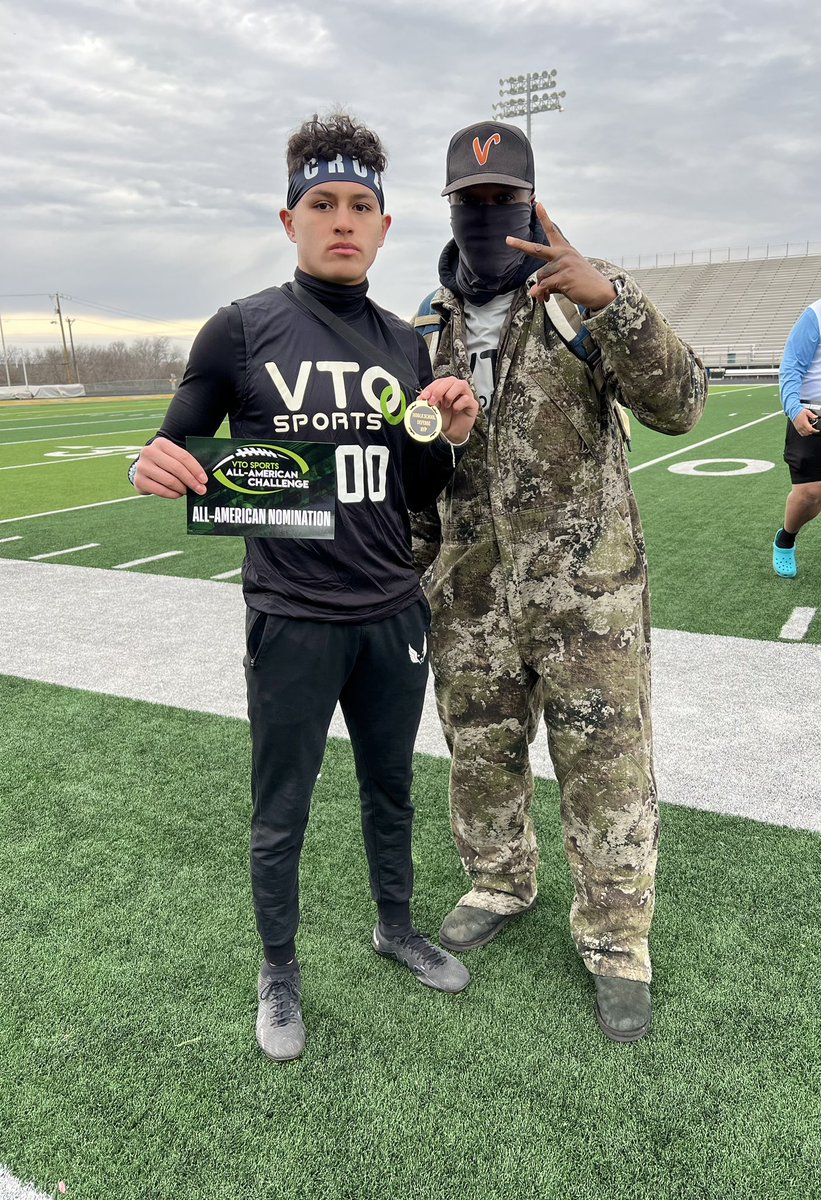 calebcruz2027's tweet image. @VTOSPORTS Defensive MVP 🙏🏽
@coachwvde @FootballDesoto 

@ThePrideCoach @Coast2Coasttc @Marchen44 @ScottRapp17 @CoachCoreyH @TrustMyEyesO @FlightSkillz @Prep1USA @806hsscmedia @AWilliamsUSA @RLC550 @PrepRedzoneTX @s_franco5 @CoachWhiteDB1 @AFGP_Sports @kallingplays @DonnieBaggs_