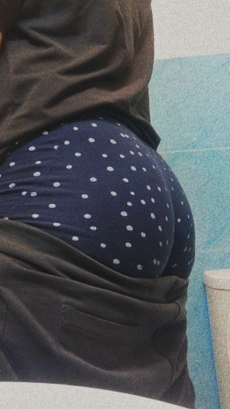 sehoxxx's tweet photo. who wants to take it all off https://t.co/L4C2Ju4yHj