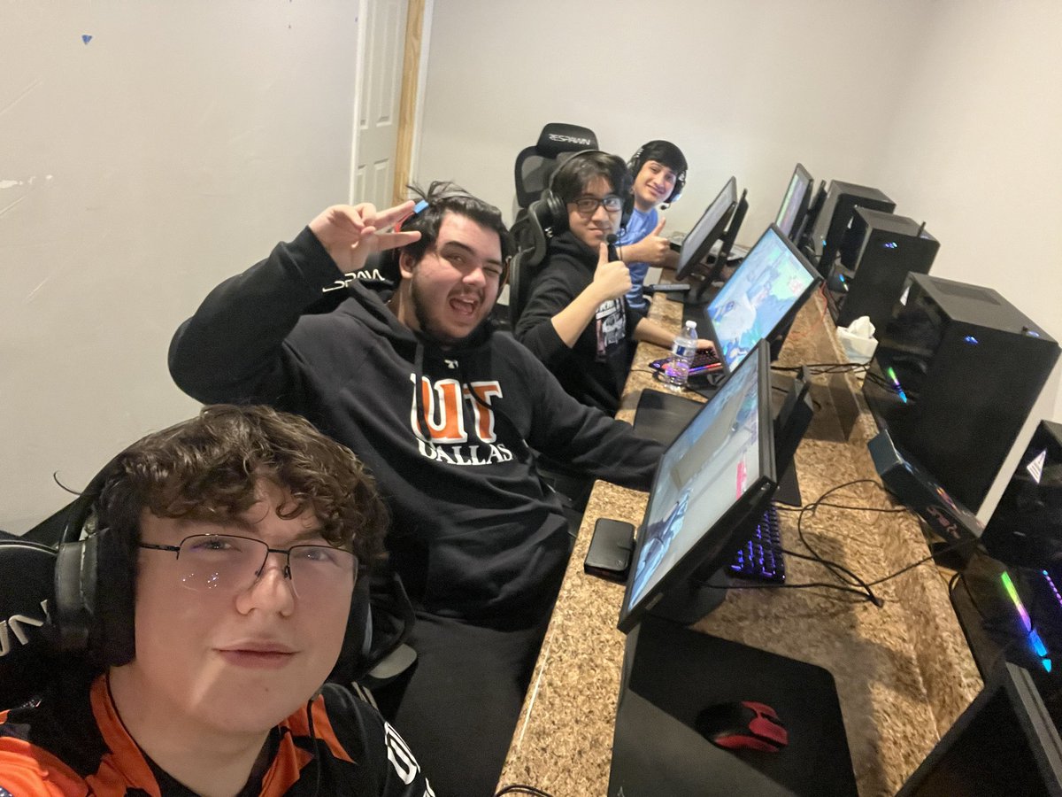 UTD_Valorant's tweet photo. UTD Club team playing in a local lan hosted by @ggezgamingcafe 

We had a good time today, moving onto day 2! Granny’s Cookie Jar on top

Peep @PY_Shift on the iPad bc he has covid

#GCJWin https://t.co/Bx3z5UDJW2