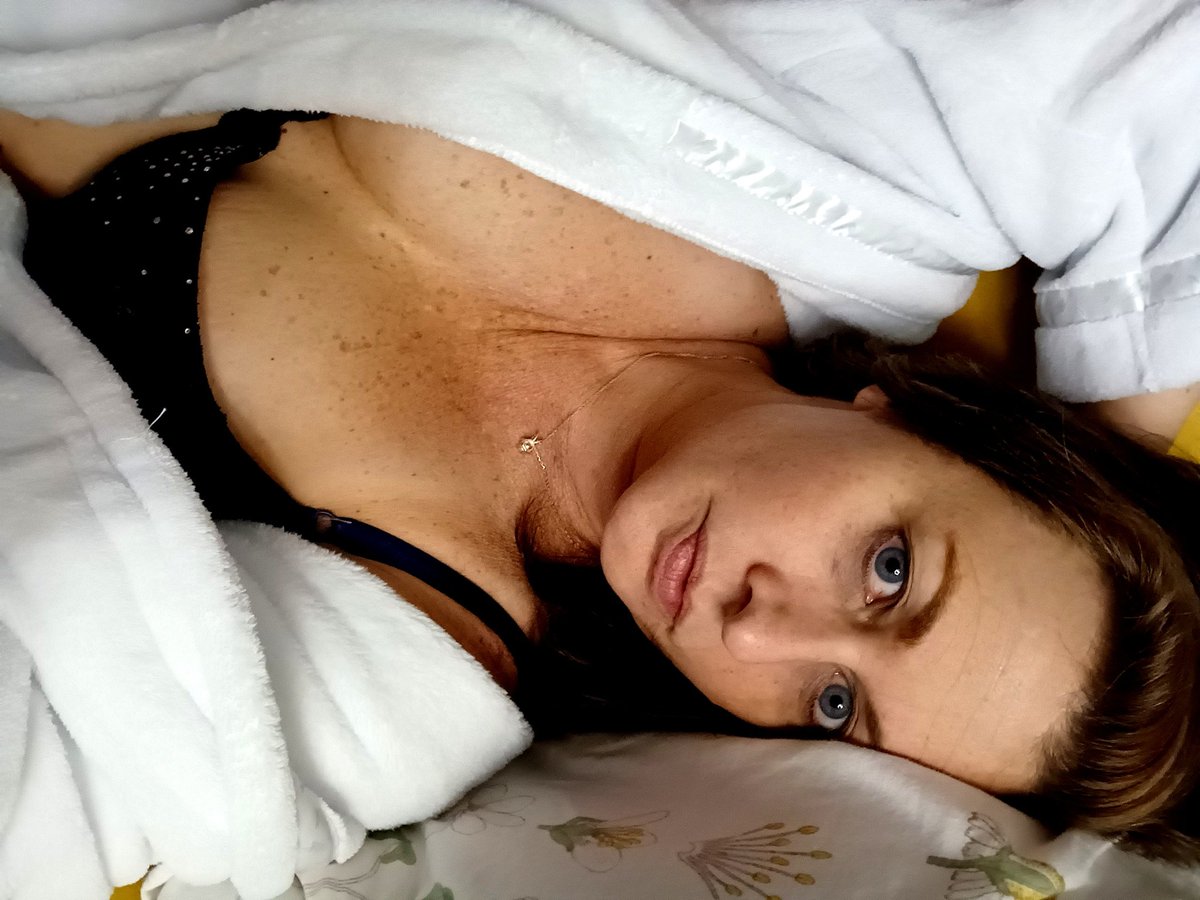 MWBigtiresMilf's tweet photo. #Lazydayletsplay  #waitingforyou #cumontheface #usemeup https://t.co/MtN9BDMjVA
