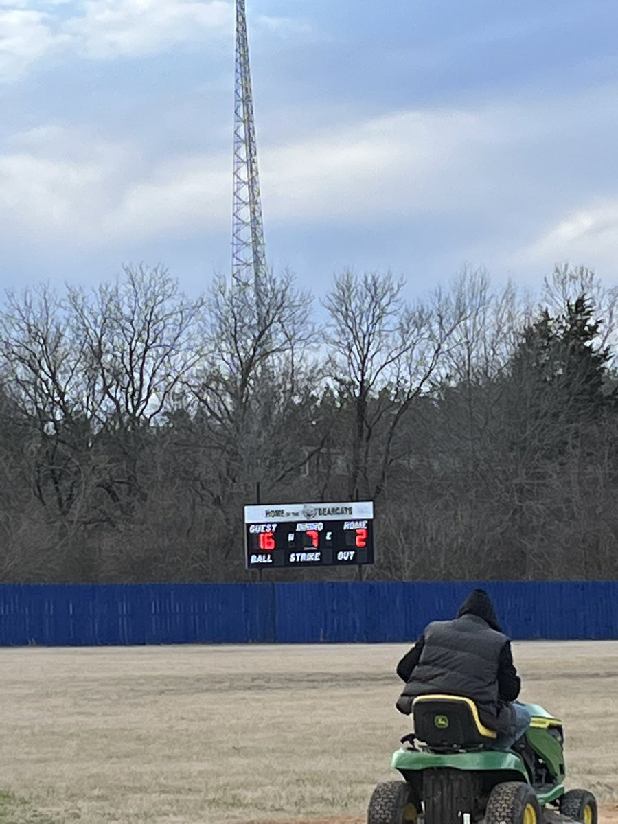 StoweBaseball's tweet photo. StoweGuys w/ a great all-around Baseball game. That’s 2/2 on the weekend, looking to finish the weekend strong as we’ll be facing Rust College at 2:30 PM. https://t.co/Gj8h3k6Wh1