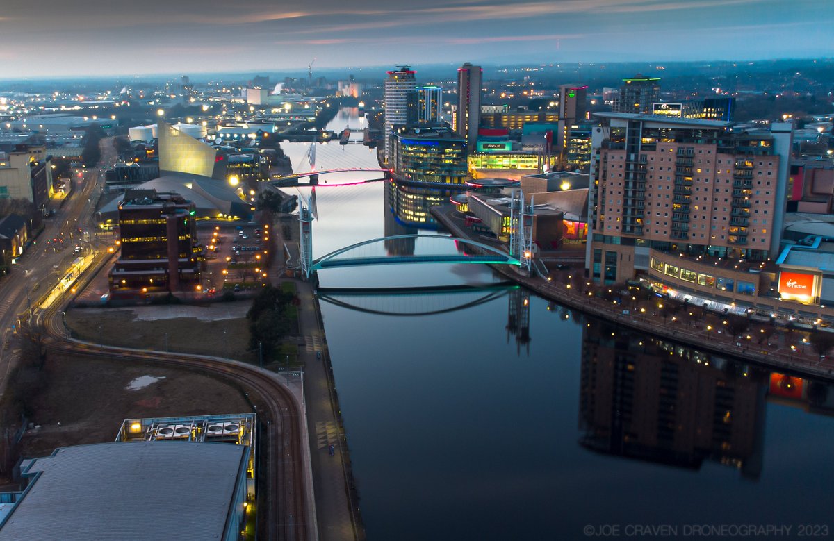 Joe_C92's tweet photo. Salford Quays during twilight hours, 14/02/2023.
@MENnewsdesk @SalfordCouncil @TheMancUK @themancorialist
#djimini2 #dji #droneography #dronetography https://t.co/SMeXMddJ8M