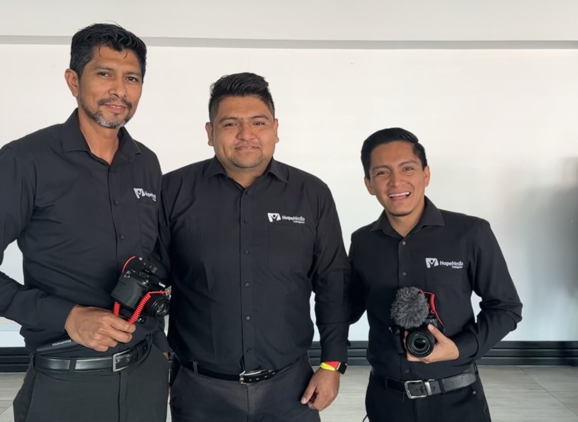 IADcomm's tweet photo. Equipo creativo de Hope Media en  @Asoc_Grijalva bien activos en #GAiNChiapas #GAIN2023 https://t.co/K4wqkrKUHH