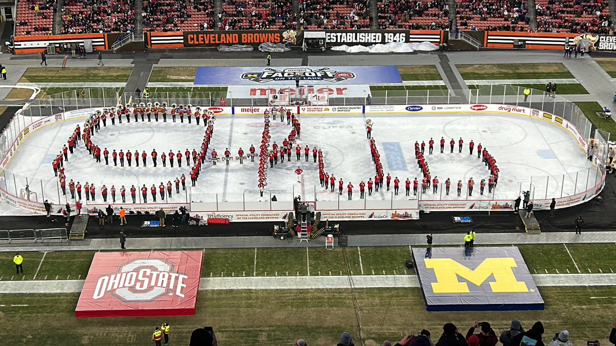 MicMikeMicMike's tweet photo. Not gonna lie, seeing the @TBDBITL do #ScriptOhio on the ice at the @meijer Faceoff on the Lake was kinda cool! @OhioState @OhioStateMHKY @BigTenNetwork @Browns @UMich https://t.co/WaKIBNACtz