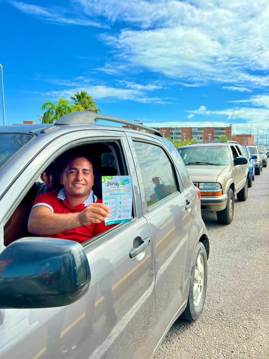 Lorenalin_ch's tweet photo. Impresionante la afluencia de turistas desde tempranas horas de la mañana que están escogiéndonos como su destino predilecto! 

Más de 15.500 plazas cama, más de 3000 prestadores de servicios y más de 8000 funcionarios listos para recibirlos!
#CarnavalesSeguros2023
@NicolasMaduro https://t.co/vRMVH0JcKV