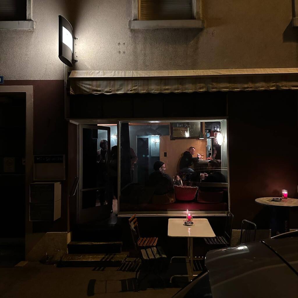 wiewaersmalmit's tweet photo. safari bar an der horburgstrasse basel📍 drinks, stimmung, kleinbasel 🥰

#safaribarbasel #safaribar #barlife #lovebasel #4057 #kleinbasel #horburg #horburgstrasse #horburgpark #nachtleben #nightlife #barleben #barhopping https://t.co/YOCg0zk5SH https://t.co/3dY8CpoUcf
