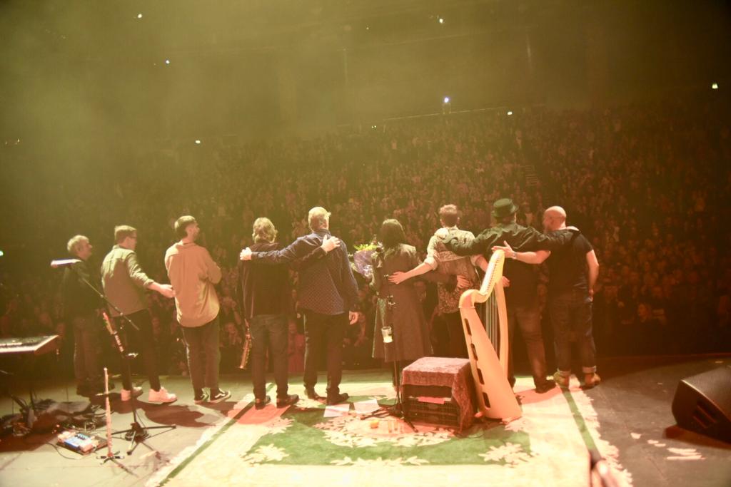 Fare thee well Dublin - we will never forget this night! @singularartists @SoloMusicAgency @MurtWhelan Love to our amazing Clannad Road Crew xxx #inalifetime