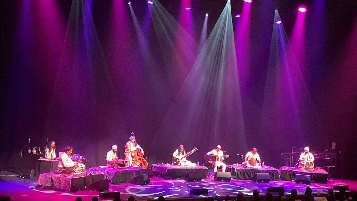 Incredible night @BarbicanCentre . Sitarist @RoopaPanesar stole the hearts of London tonight ❤️

@ace_national @PRSFoundation #womenmakemusic @ace_southwest #music