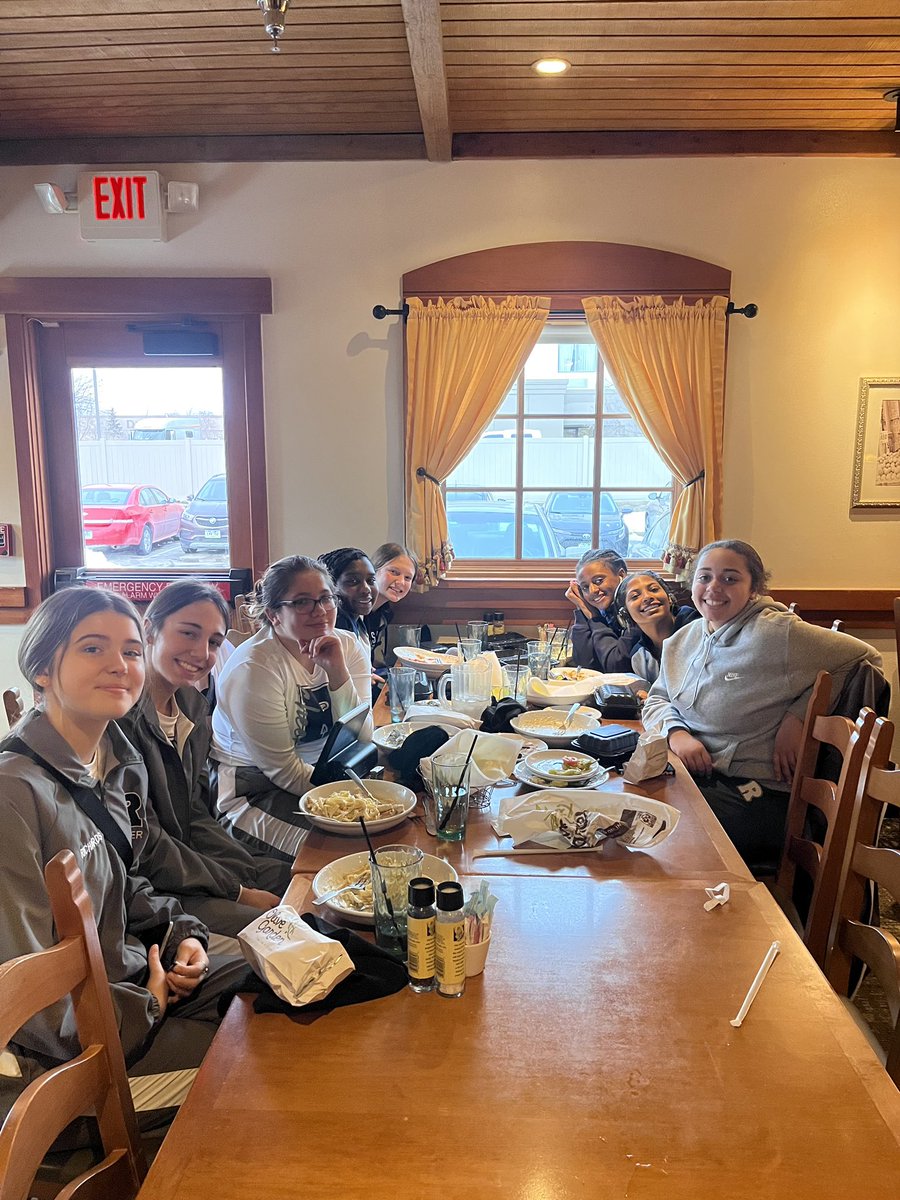 Pre-Game meal at Olive Garden before our playoff matchup vs. Iowa City West! 

ft. The cheer team!