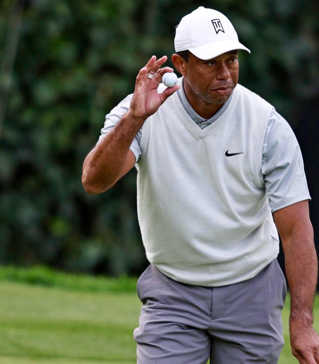 TWlegion's tweet photo. 🚨🔥🐐• TIGER SHOOTS -4, 67 AT RIV — Woods put on a ball striking display on Saturday and showed that he’s not even close to being done, hitting 320 yard drives with near 180mph ball speeds throughout the day. Tiger is now inside the top 30. Sunday 🔴 tmrw.
(📸: Getty Images) https://t.co/OaesqHiFW4