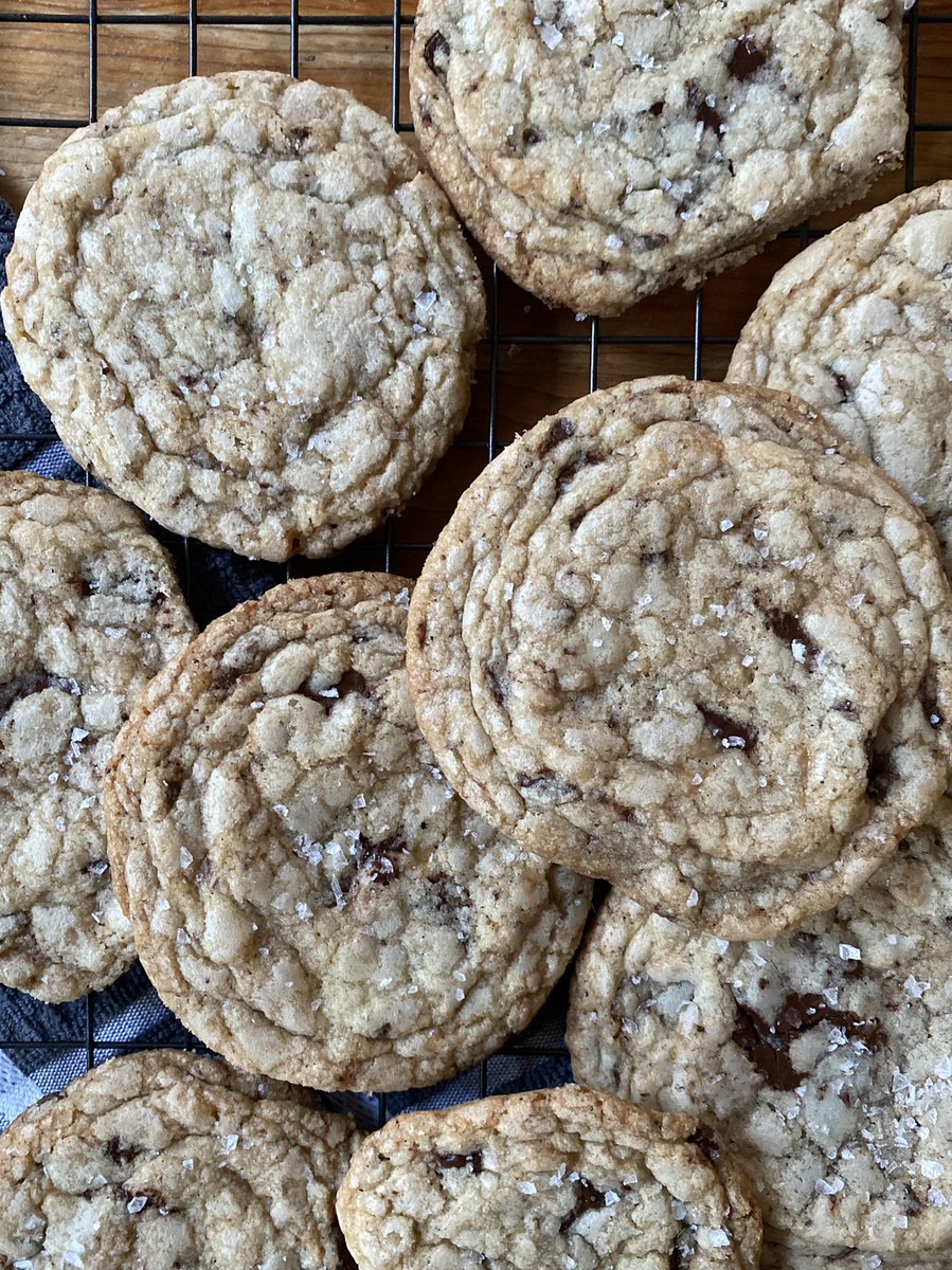 Weekend baking adventure: chocolate chip toffee cookies 🍪✨