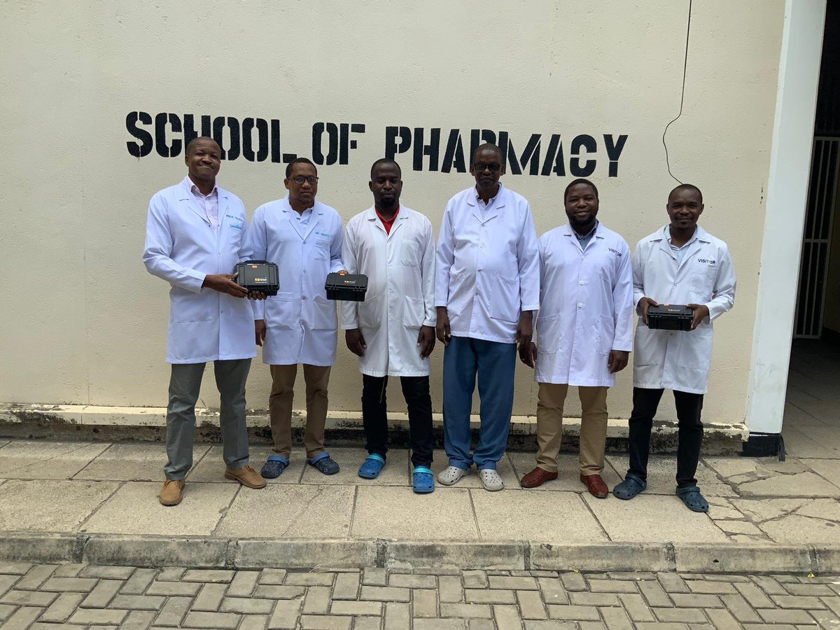 eliangiringa1's tweet photo. School of Pharmacy MUHAS received 3 Near Infrared Pills scanners   from @WHO &amp; @FIP_org  for strengthening University student's practical training  in the detection of incidents of SF products in the supply chain
@muhimbiliuniver 
@tmda_tanzania 
@WHOAFRO 
@FIP_org https://t.co/oyYSip149I