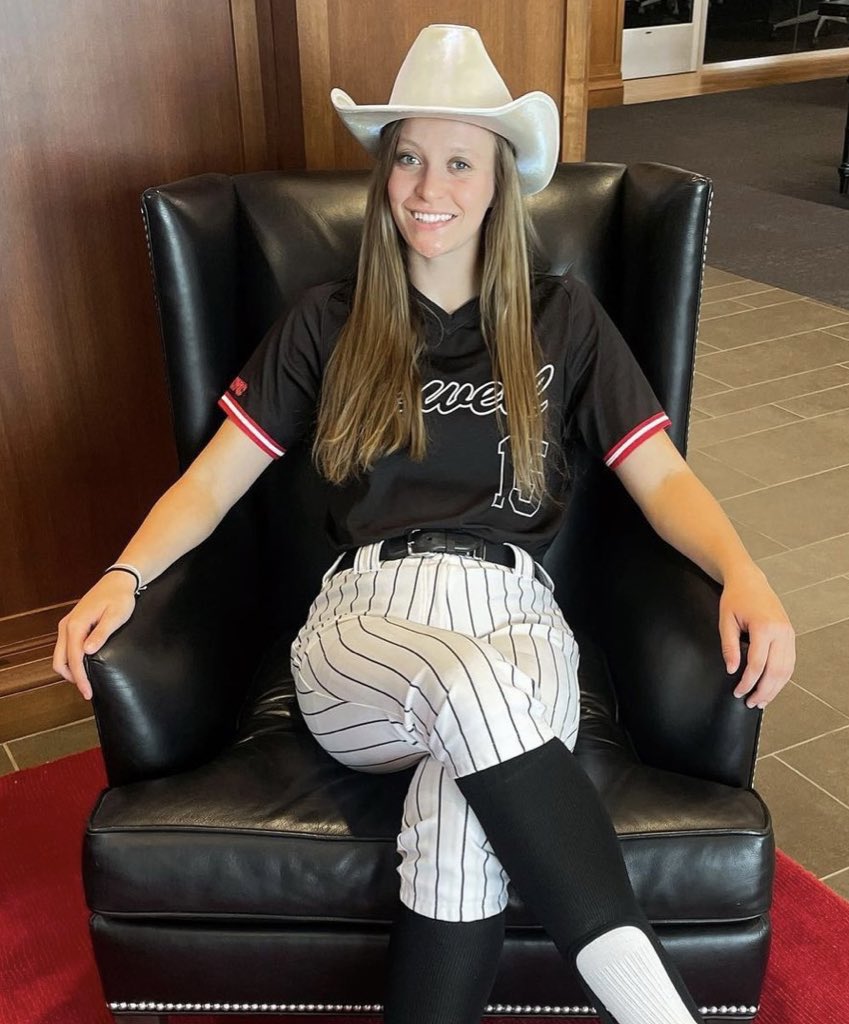 AcesFPMidMO's tweet photo. First collegiate shutout today for Olivia Wood! 0 runs, 3 hits, 4 K’s in a 3-0 win. Nimble defense around the circle as well. I’d say she looks comfortable at @jewellsoftball. @BSkin13 @oliviawood07 @Aces_SoftballKC @cccavs_softball @lizbostickbusy9 https://t.co/eK197cGeik