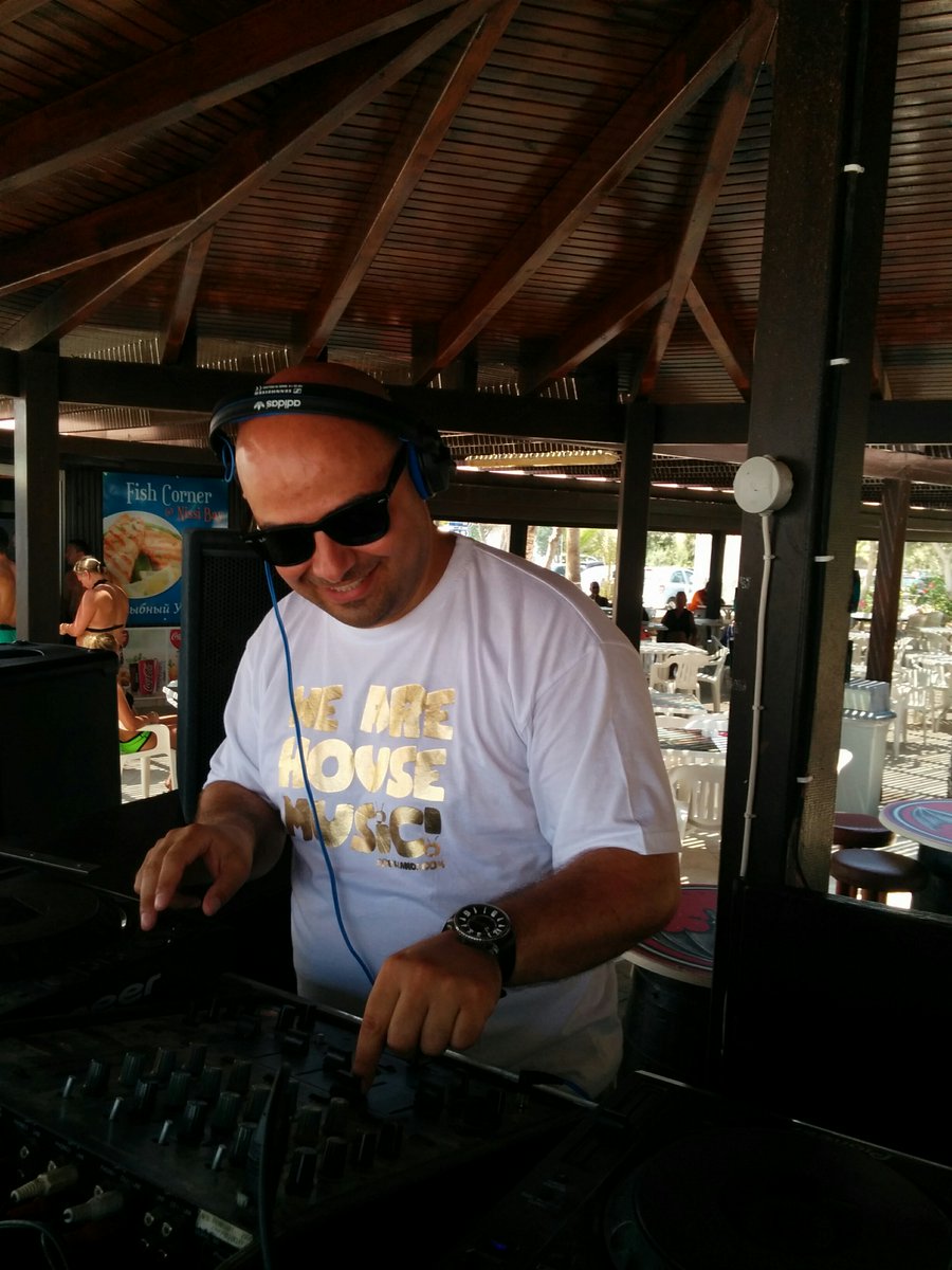 DJRoMo5's tweet image. Together We Can
mixcloud.com/ro-mo2/radiosh…