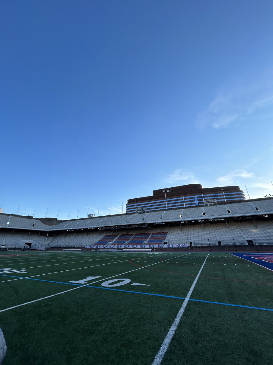 jamezelllassit1's tweet photo. After touring the prestigious @PENNfb I am honored to receive an offer 🙏🏾 @CoachMetzler @MarconeGeoff @RWrightRivals @PlayBookAthlete @NGP_CoachSilva @EricRueb @newftbj @MohrRecruiting https://t.co/wwrDLJrufj