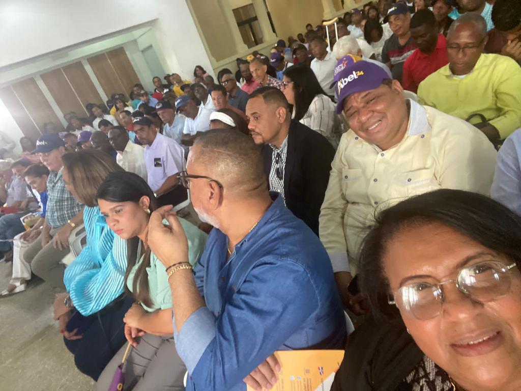 Gran Asamblea Provincial Dirigentes del PLD en San Pedro encabezada por Francisco Javier García, Coordinador Nacional Campaña de Abel Martínez Presidente 2024.
<a href="/AbelMartinezD/">Abel Martínez Durán</a> líder joven y capaz que simboliza esperanza Nacional.