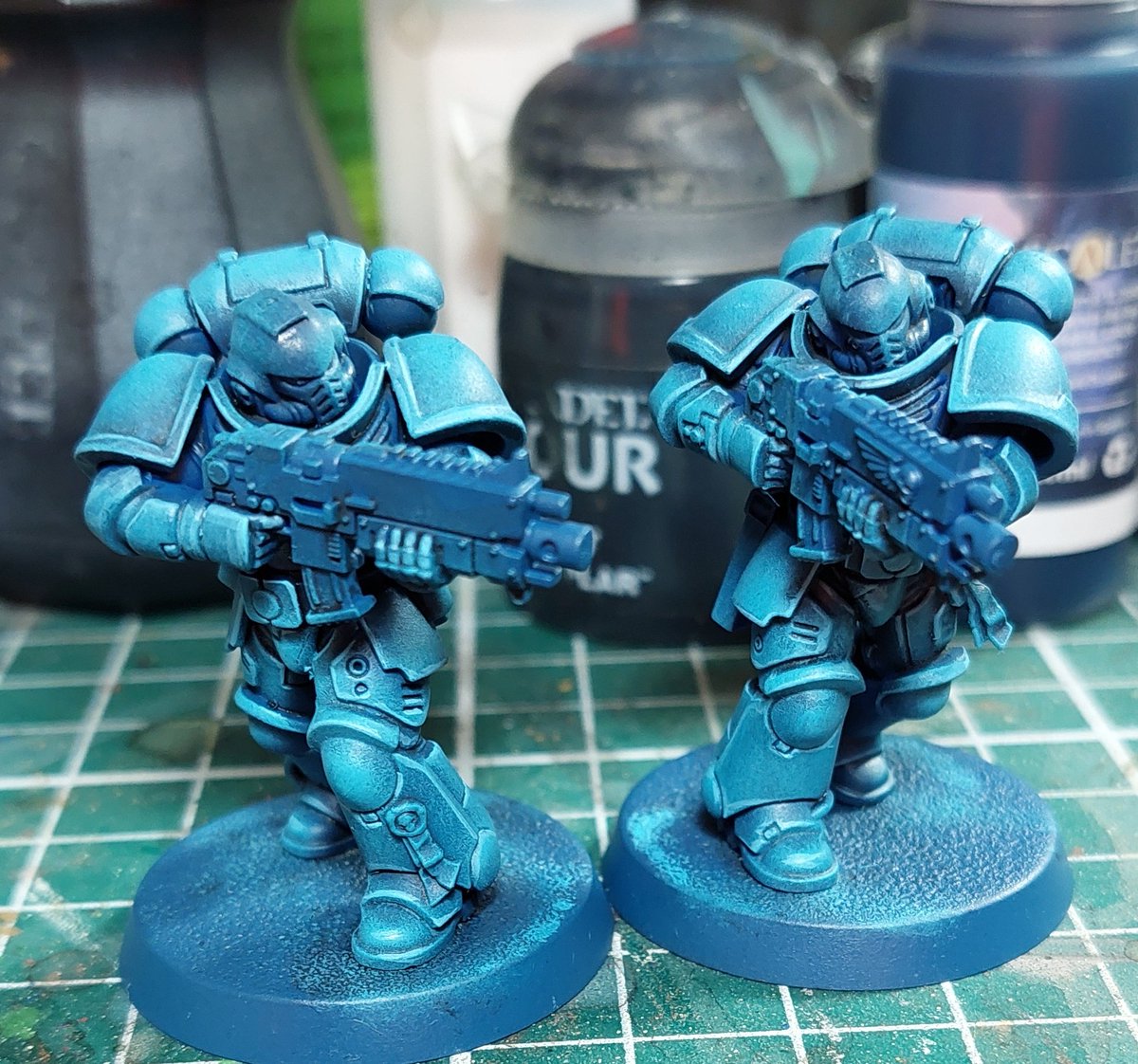 Just had time to get the blue highlights done on these guys today. #paintingwarhammer #WarhammerCommunity #emperorsspears #miniaturepainting #warhammer40k #hobbystreak day 40
