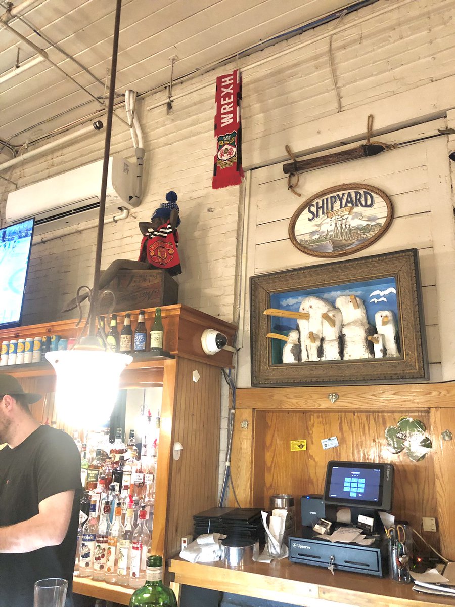 stellarstephyyy's tweet photo. hey @VancityReynolds see @Wrexham_AFC scarf at a local bar in #portland #maine https://t.co/iAryyhsq9d