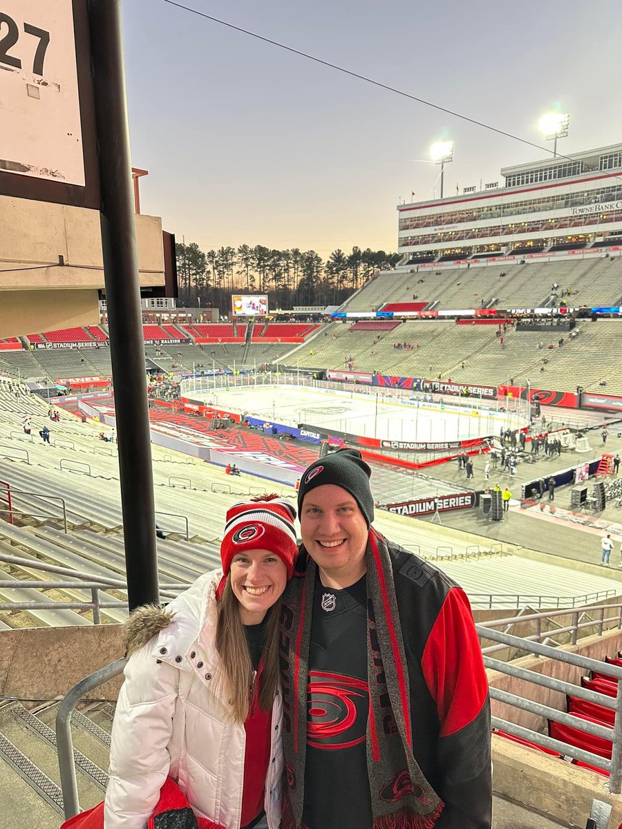 Go Canes!! #CarolinaHurricanes #stadiumseries