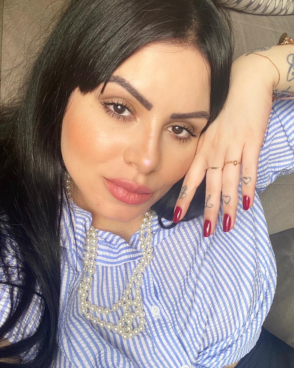 Bare Foot on Twitter: "RT @QUEENRAINHAOFC: Sweet and classic💙 http