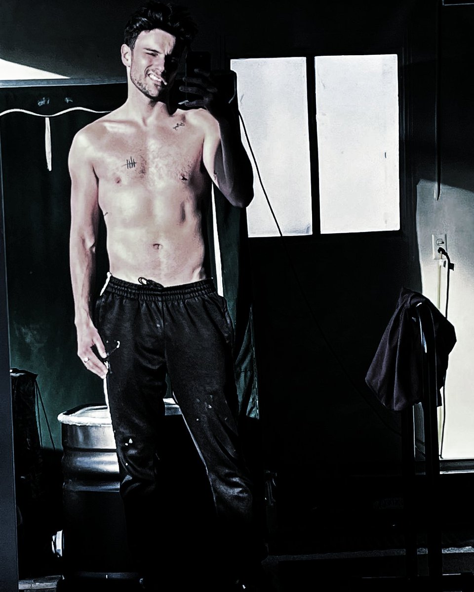 - ; 𝒌𝒊𝒔𝒔𝒆𝒅 𝒃𝒚 𝒕𝒉𝒆 𝒔𝒖𝒏.