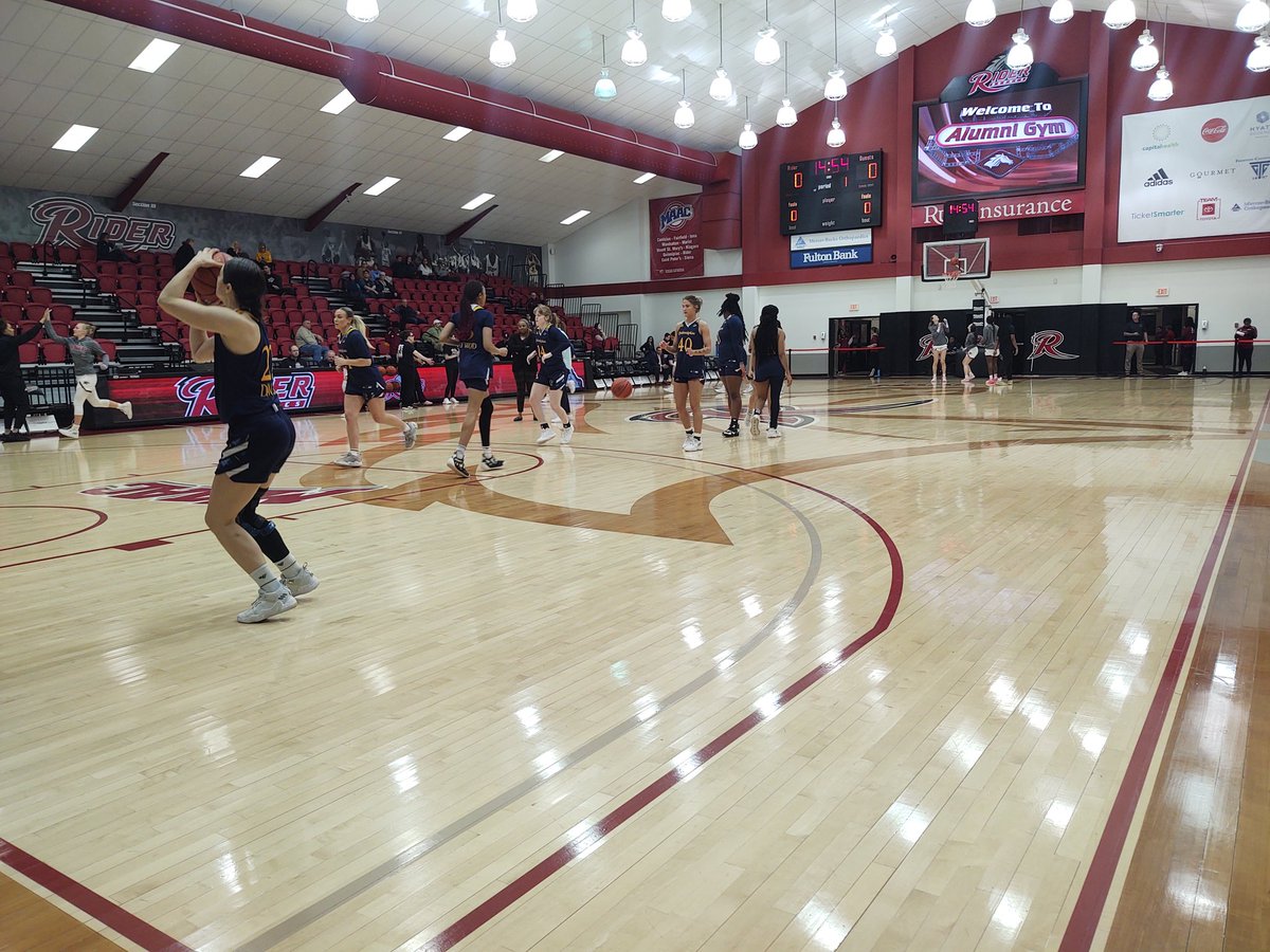 spelledwithaZ's tweet photo. Easy ride up to Lawrenceville with plenty of time to spare for @QU_WBB and @RiderWBB on ESPN3 at 7p with @MarenWalseth https://t.co/OewwJDVegZ