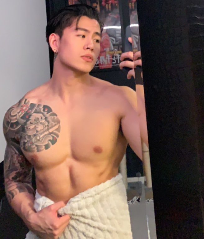 REVENGEONJAMES's tweet photo. Yes I am back https://t.co/kyp0FgkaOb