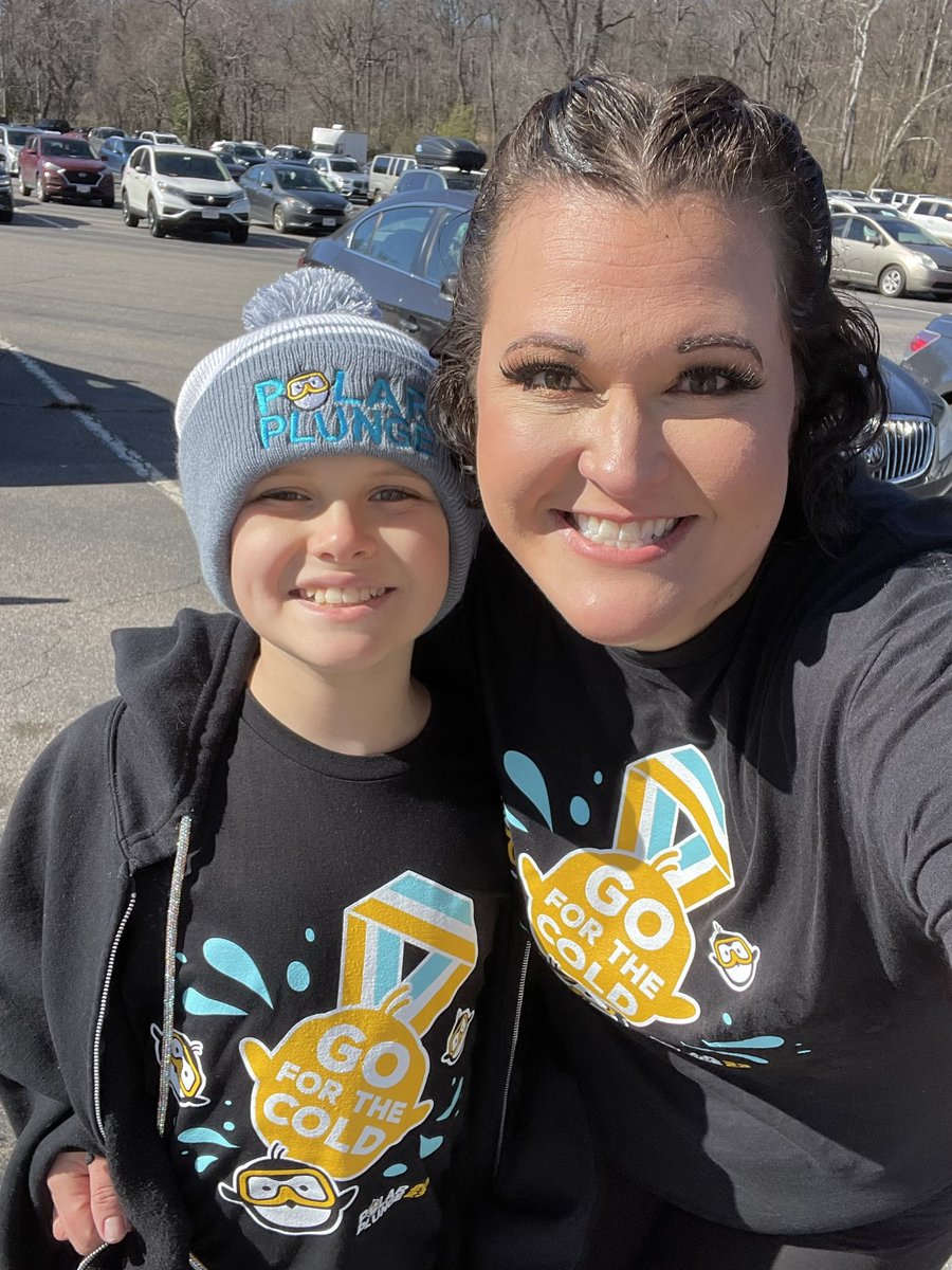 KaseyWilloughb4's tweet photo. 💦POLAR 🐧 PLUNGE💦 We were a small group but very spirited! We represented our KRU with enthusiasm and goosebumps 🥶 Thank you to all who supported us! We raised almost $3000! 💙🥶🤍 #polarplunge2023 #GofortheCold #specialolympics #KRUnified @KettleRunNews https://t.co/O5LCZlEE7G
