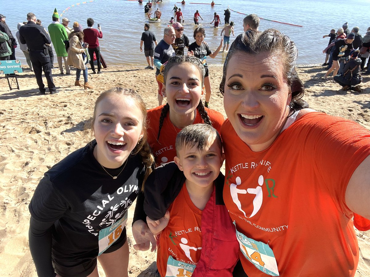 KaseyWilloughb4's tweet photo. 💦POLAR 🐧 PLUNGE💦 We were a small group but very spirited! We represented our KRU with enthusiasm and goosebumps 🥶 Thank you to all who supported us! We raised almost $3000! 💙🥶🤍 #polarplunge2023 #GofortheCold #specialolympics #KRUnified @KettleRunNews https://t.co/O5LCZlEE7G