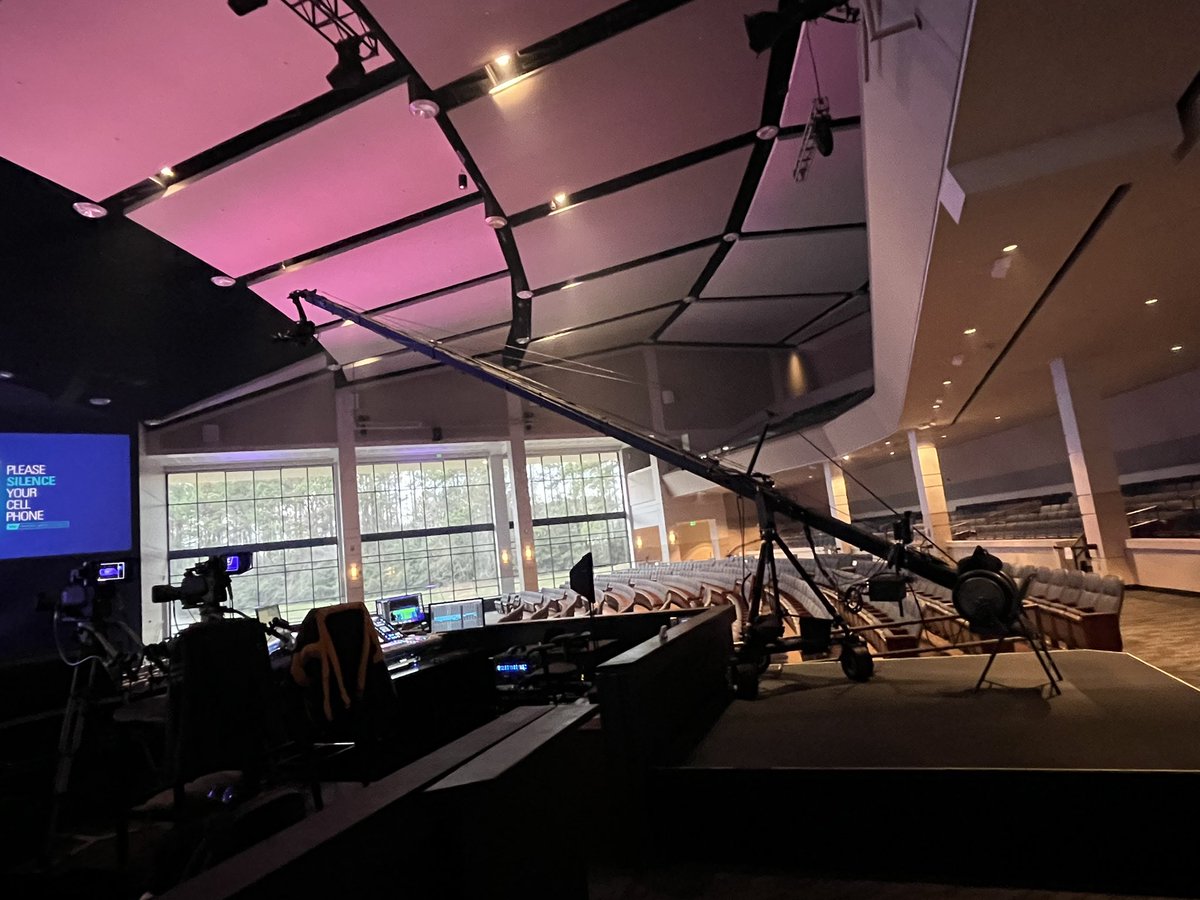 tim_cohrs's tweet image. Checking out @WoodlandsChurch tonight ! #worship #worshiptech