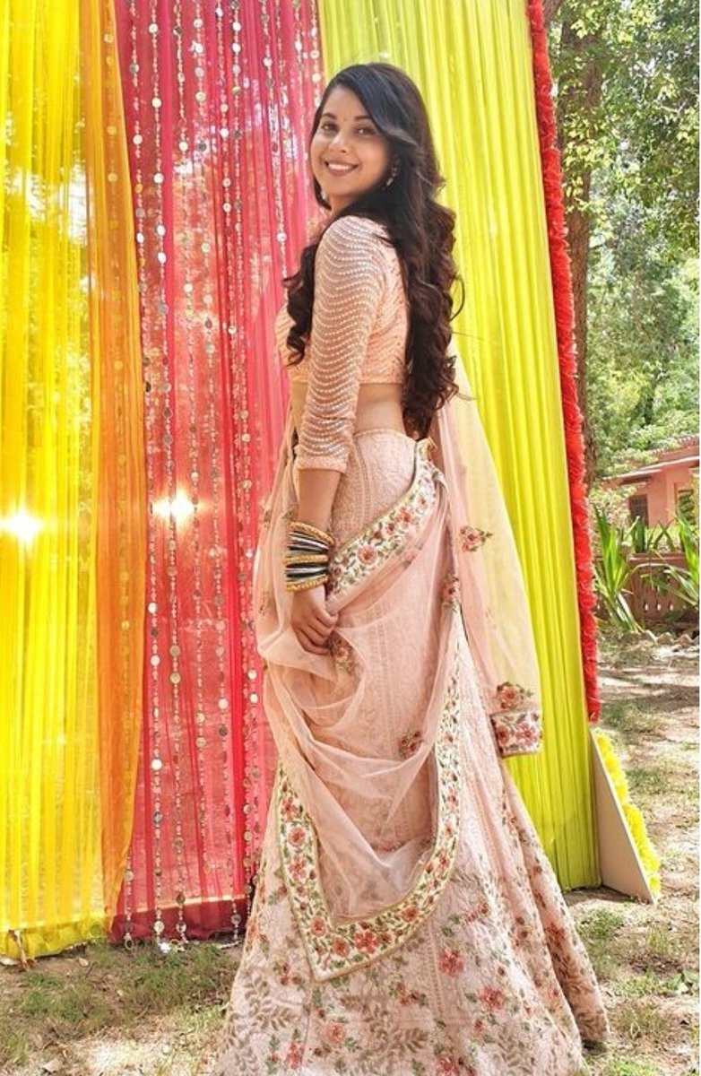 ShradhaReddy081's tweet photo. Heartiest Congratulations #AliceKaushik for completing 7 memorable years on iTV
U r an absolute stunner &amp; a beautiful human inside out!
The grace &amp; aura u always carry on screen is commendable
Wishing u many more successful years ahead ❤️
#7YearsOfAliceKaushik
#ShiVi
#PandyaStore https://t.co/RbHpIMi5zY