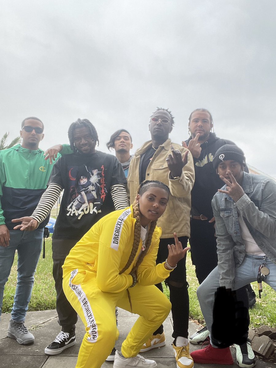 taymiIes's tweet photo. Missing NOMTOC today ๐ฅฒ so hereโs a epic snap up from last year #familyportrait #samegang https://t.co/TanOrc7J6p