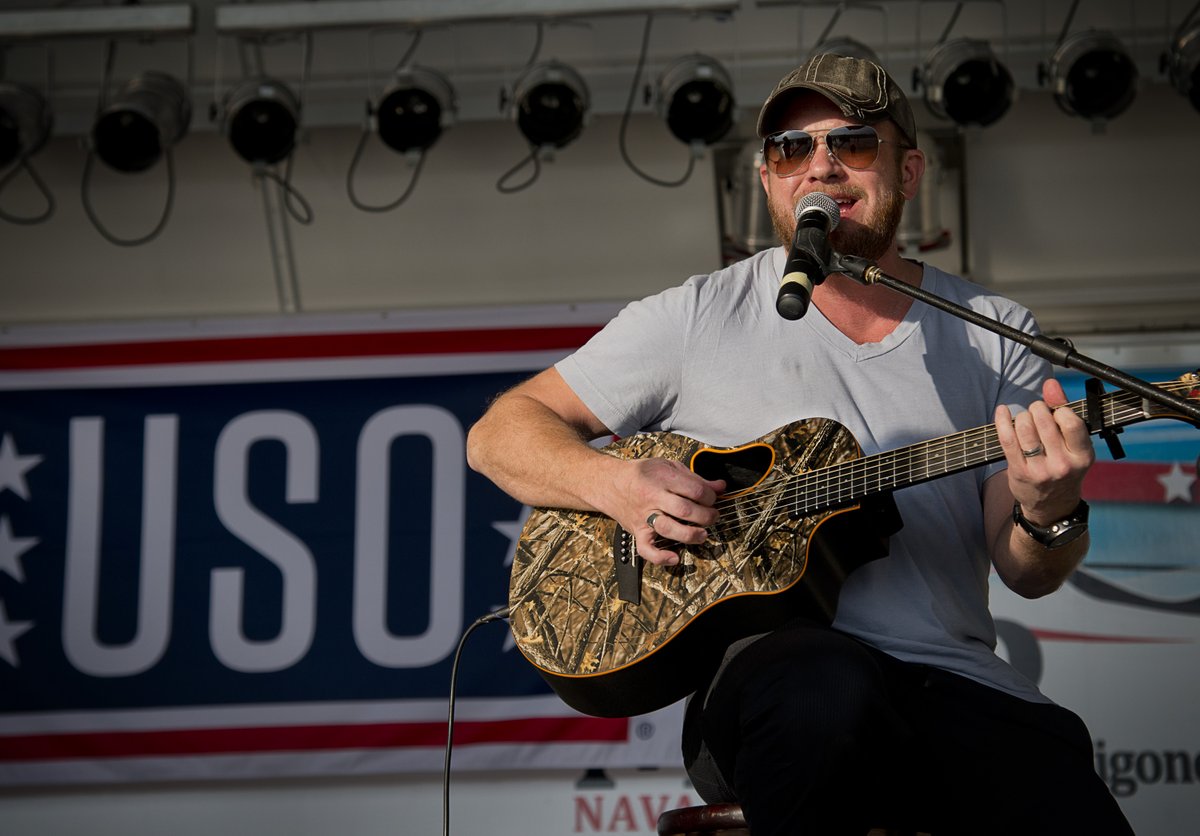 The_USO's tweet photo. The USO family is mourning the loss of Kyle Jacobs. Kyle &amp; Kellie Pickler joined us for 7 tours over the holidays, lifting the spirits of service members. Thank you Kyle for sharing your heart &amp; talents with us. Our thoughts are with Kellie at this difficult time. https://t.co/Whzuh2b8Qm