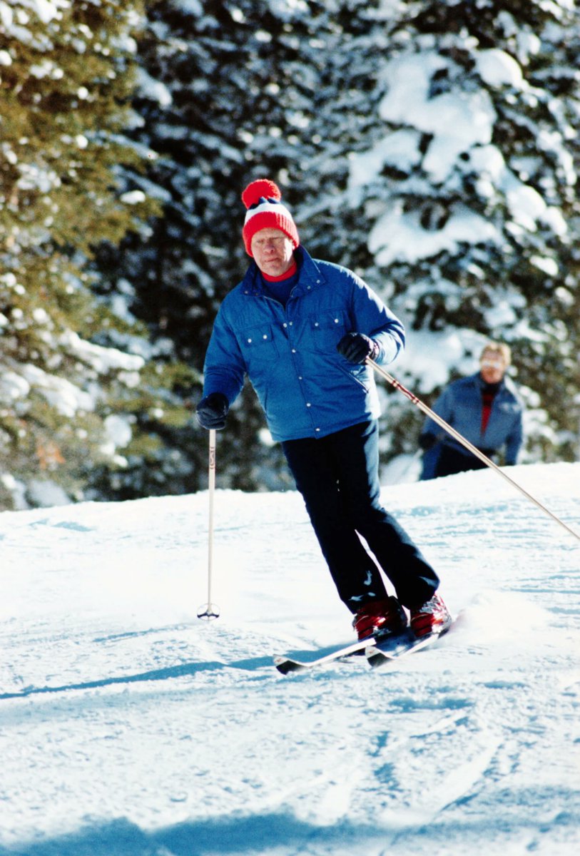 In honor of Presidents’ Day, here are a half-dozen former Oval Office occupants who knew their way down a black diamond. Any guesses on the six before checking our list? 🧐

Read “6 U.S. Presidents Who Could Shred”: skimag.com/culture/6-us-p… #SKI