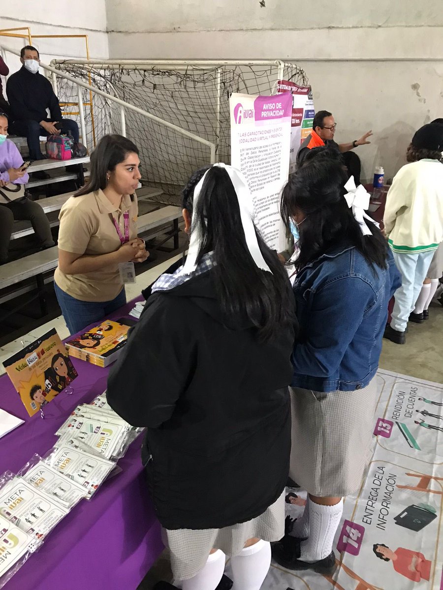 Ydlan's tweet photo. El #IVAI participa en la Macro Feria Infantil "Aprendo a Cuidarme"! ⛑️🦺 
Jugamos con la niñez para fomentar la protección de datos personales. 
Mañana de 9:00 a 17:00 hrs en la Unidad Deportiva de San Andrés Tuxtla. Asiste. #Veracruz https://t.co/Co9jGvwInH