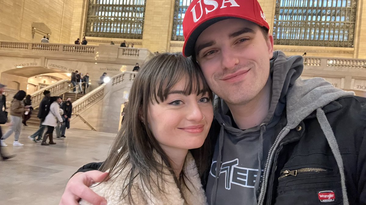 SoTeeko's tweet photo. Fun with the one ❤️
#InNewYork https://t.co/miGfIGuNkm