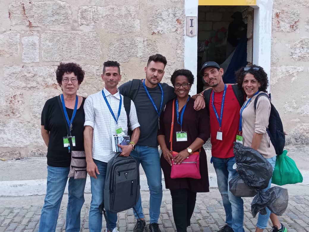 LandinOneida's tweet photo. Tremendo equipazo de la editorial José Martí en el stand C-8B en San Carlos de La Cabaña. A pocas horas del cierre de la 31 Filh2023, los espera mañana.  Felicidades! https://t.co/72jSc2WUoB