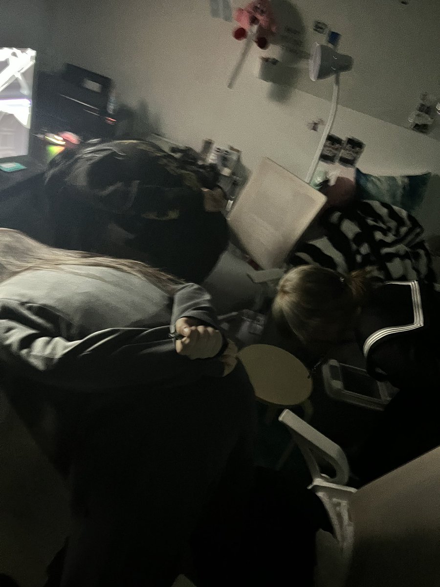 미츠야에게 경례